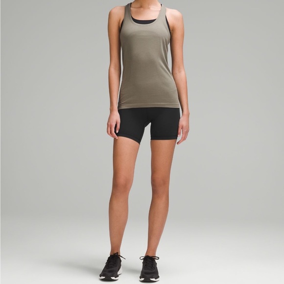 Wunder Train High-Rise Short 6" In Black - Picture 6 of 6